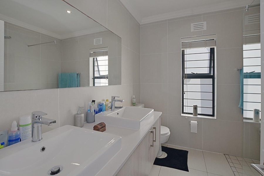 3 Bedroom Property for Sale in Sunningdale Western Cape